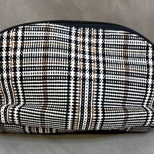 Thirty-One Check Half Moon Pouch In Plaid About You Weave- NEW!